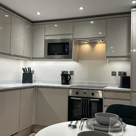 Luxe Life Residences לידס